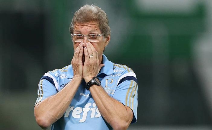 Oswaldo de Oliveira criticou reportagens, que no entender dele, o debochavam por ter mudado de ideia e optado por relacionar Valdivia (Cesar Greco/ Agência Palmeiras/ Divulgação )
