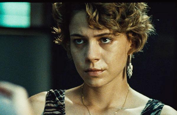 Foto da atriz Leandra Leal, que atua em O Lobo Atr&aacute;s da Porta ( Divulgação/ Imagem Filmes)