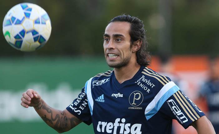 Valdivia está mostrando boas condições físicas nos treinos desta semana do Palmeiras (Cesar Greco/ Agência Palmeiras/ Divulgação )