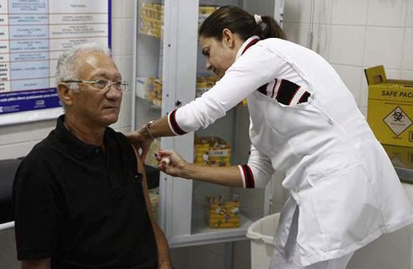 Vacinação será retomada a partir desta terça-feira para grupo de risco (Divulgação)