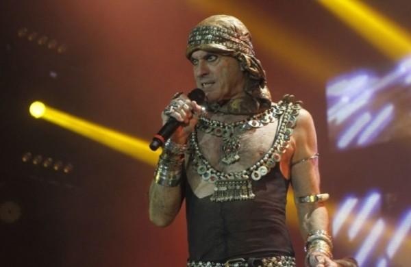 Ney Matogrosso em seu mais recente show 'Atento aos Sinais' ( Divulgação)