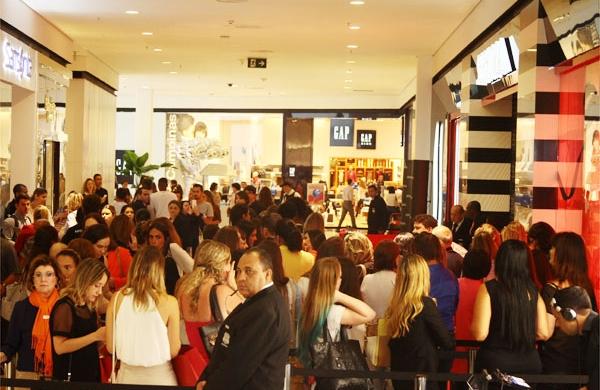 Multid&atilde;o espera abertura de novas lojas na amplia&ccedil;&atilde;o do Iguatemi, em Campinas ( Janaína Ribeiro/ ANN )