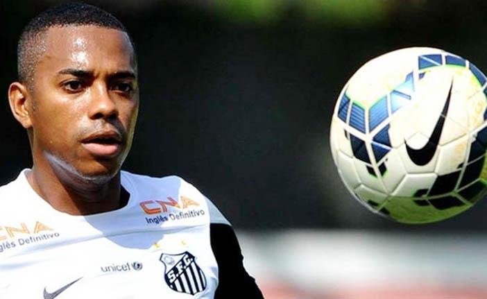 Robinho est&aacute; recuperado de um edema na coxa esquerda e vai encarar o Palmeiras no domingo (3) (Divulgação)