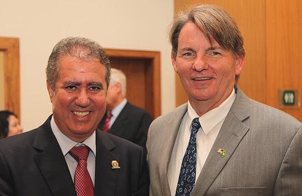 O prefeito de Campinas Jonas Donizete e Dennis Hankins, c&ocirc;nsul geral dos Estados Unidos  (  Divulgação)