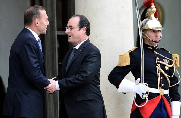 Primeiro-ministro australiano, Tony Abbot (E) e o presidente franc&ecirc;s, Fran&ccedil;ois Hollande (D), durante encontro em que repudiaram a pena de morte na Indon&eacute;sia (France Press)