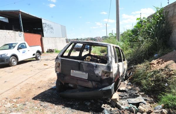 Homem incendiou o carro da ex-mulher ap&oacute;s t&eacute;rmino do relacionamento ( Carlos Sousa Ramos / AAN)
