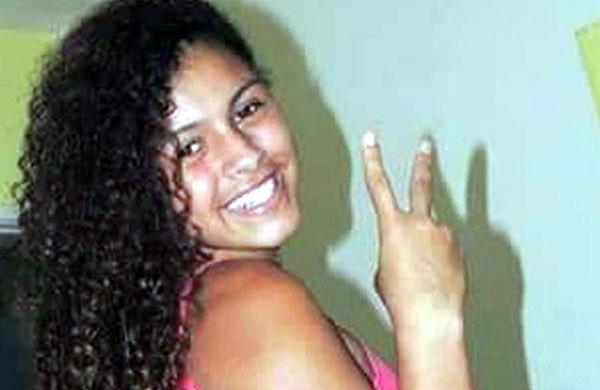 Larissa tinha 16 anos e morreu no hospital ( Reprodução)