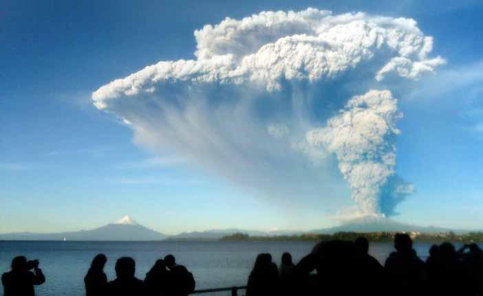 Com 2.003 metros de altura, o vulc&atilde;o Calbuco estava inativo h&aacute; 43 anos (France Press)