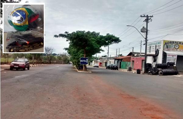 Local no bairro Terra Nova, em Sumar&eacute;, onde jovem foi morto e a arma do PM e, no detalhe, o capacete da vitima apreendido (Alenita Ramirez/ AAN)