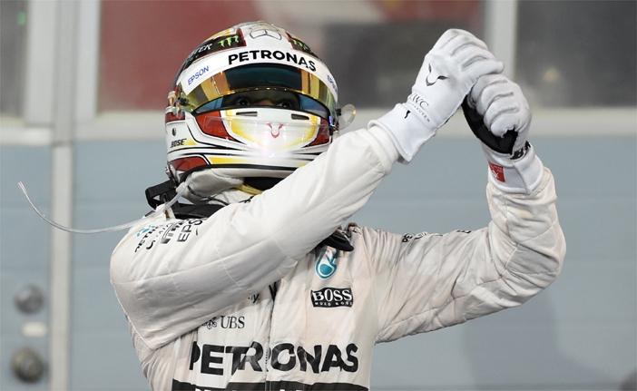 Lewis Hamilton comemora mais uma vit&oacute;ria, agora no GP de Bahrein de F&oacute;rmula 1 (France PRess)