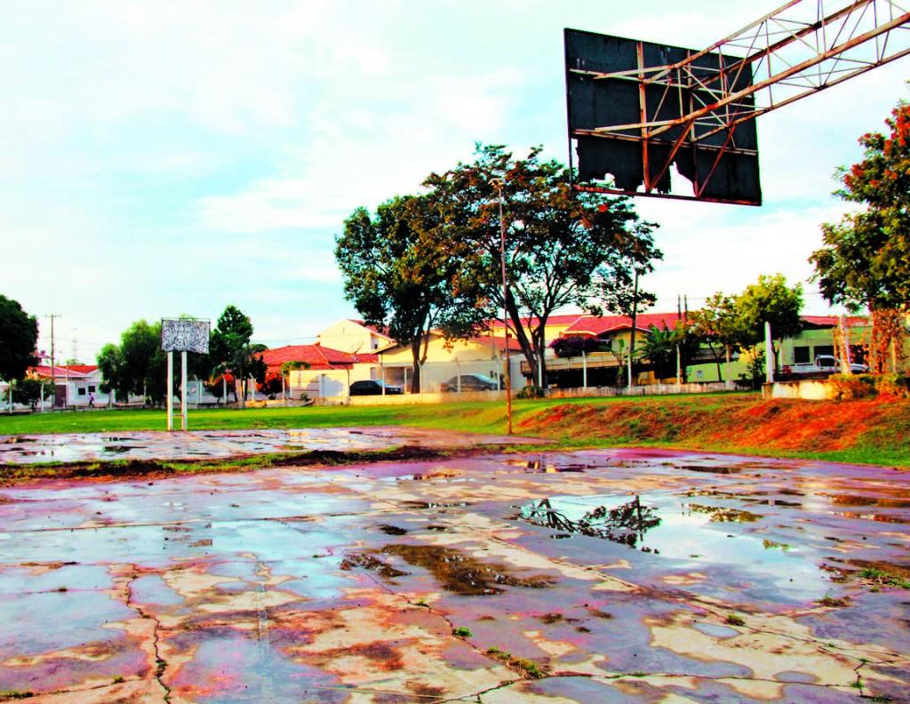 Levantamento da situa&ccedil;&atilde;o das pra&ccedil;as e o projeto de revitaliza&ccedil;&atilde;o est&aacute; sendo feito por grupo especial (Camila Moreira/AAN)