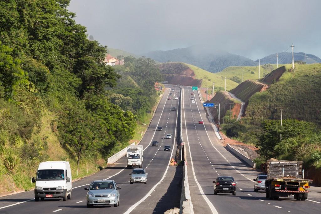 Trecho da Rodovia Tamoios ( Divulgação)