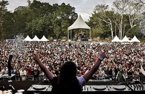 O Palco S&atilde;o Francisco da Virada Cultural Paulista 2014, na cidade de S&atilde;o Paulo ( Divulgação)