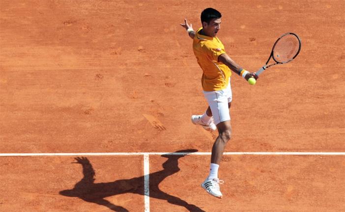 Djokovic durante sua partida de estreia em torneio de Monte Carlo (France Press)