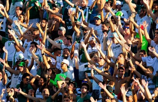Torcida do Guarani: Bugr&atilde;o joga neste s&aacute;bado (11) para manter as chances de acesso &agrave; elite  ( Cedoc/ RAC)