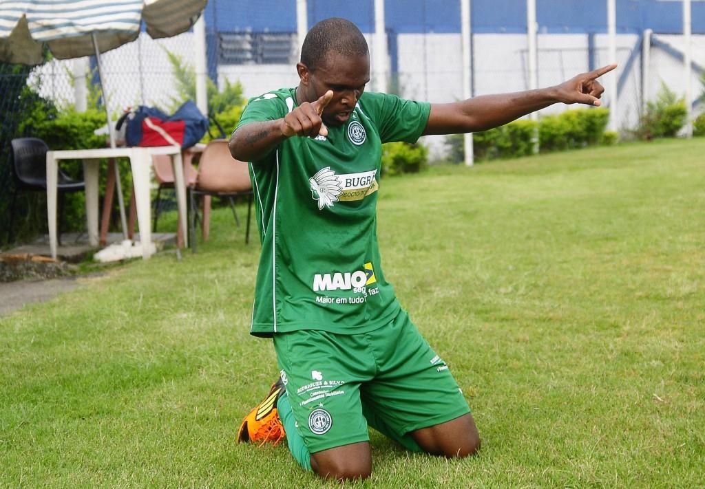 Malaquias comemora o gol do Guarani, que venceu o S&atilde;o Caetano (Rodrigo Villalba/GuaraniFC/Divulgação)