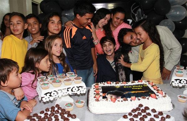 Recep&ccedil;&atilde;o teve festa e faixas de boas vindas (Camila Moreira/ AAN)