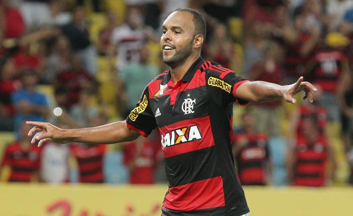 Alecsandro comemora no Maracan&atilde;: Flamengo foi superior ao Fluminense (Gilvan de Souza/Flamengo)