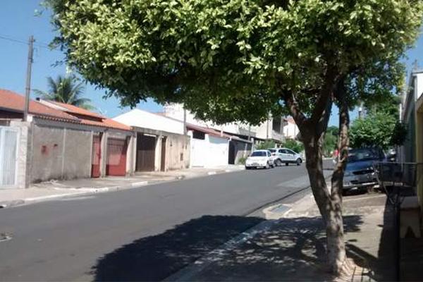 Casal deixa beb&ecirc; sozinho na rua por 5h e vai pra casa brigar (Alenita Ramirez/ AAN)