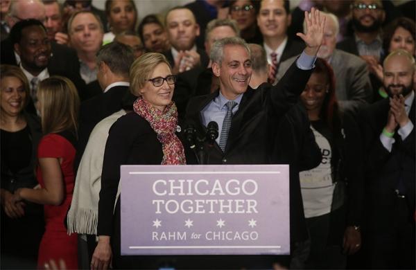 Rahm Emanuel comemora resultado das elei&ccedil;&otilde;es para assumir a Prefeitura de Chicago (France Press)