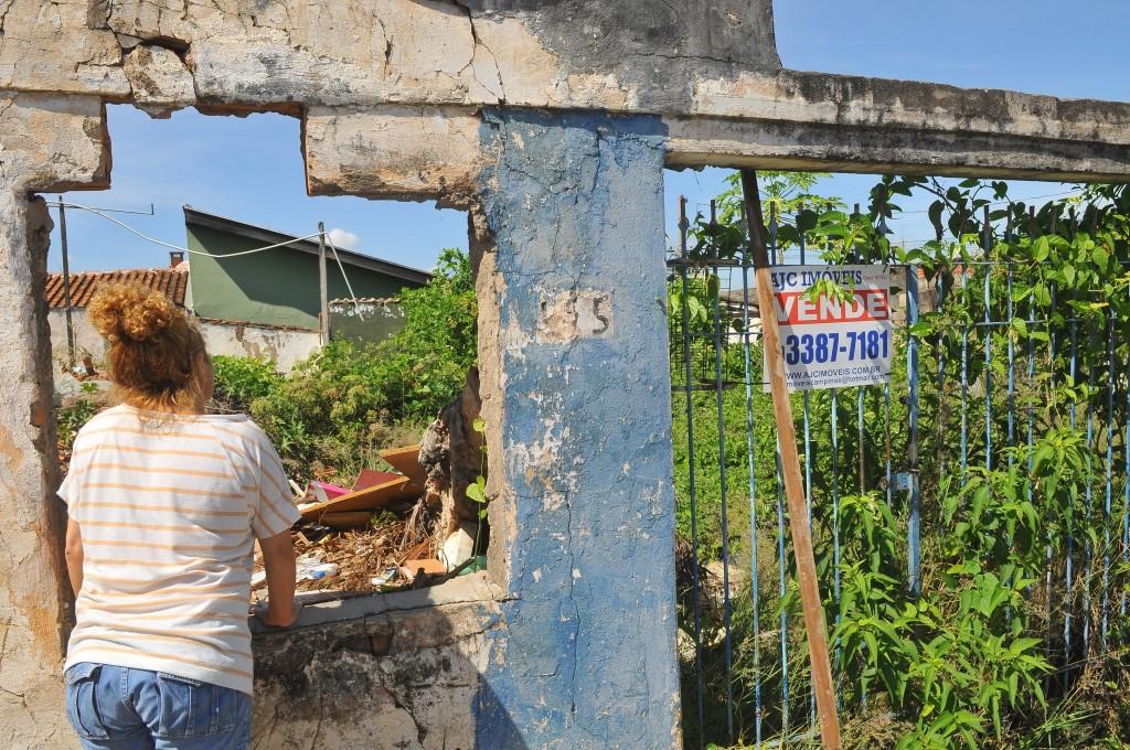 Ap&oacute;s lei ser regulamentada, propriet&aacute;rio ter&aacute; prazo de 48 horas para limpar im&oacute;vel ap&oacute;s ser intimado ( César Rodrigues/ AAN)