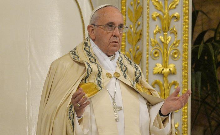 Papa Francisco j&aacute; afirmou que n&atilde;o se pode julgar os homossexuais que buscam a Deus (France Press)