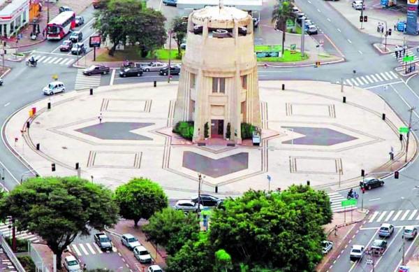 Pra&ccedil;a 23 de Outubro, onde est&aacute; a Torre do Castelo: plantas ter&atilde;o porte compat&iacute;vel para n&atilde;o atrapalhar a vis&atilde;o da Torre e do entornor
 ( Cedoc/ RAC)