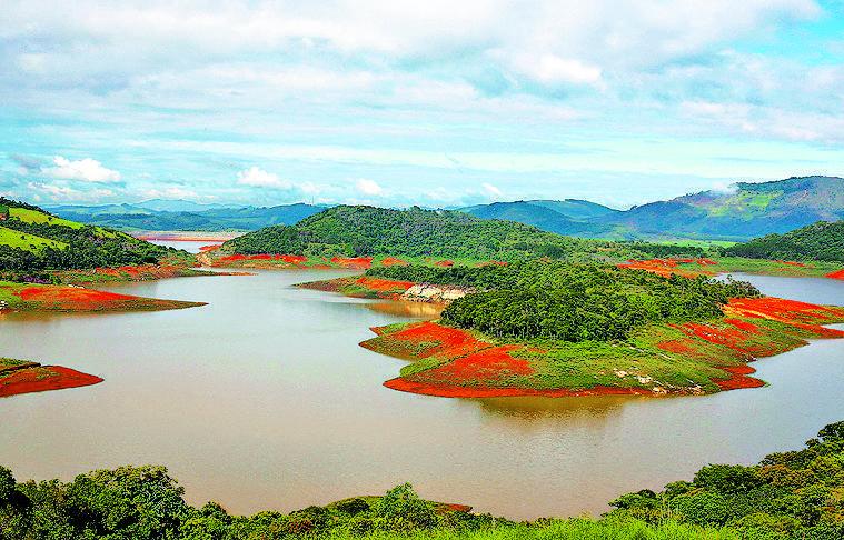 Represa Jaguari-Jacare&iacute; do Sistema Cantareira, que come&ccedil;ou a elevar seu volume neste m&ecirc;s, mas continua com n&iacute;veis baixos para o per&iacute;odo  (Luis Moura/ AE)