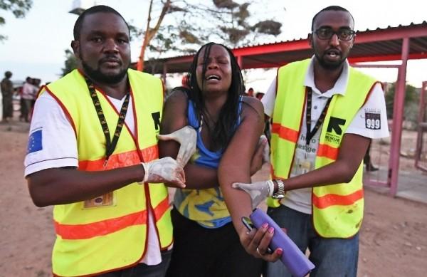 For&ccedil;as de seguran&ccedil;a quenianas conduziram a retomada do controle da Universidade atacada por terroristas (France Press)