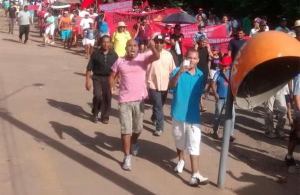 O protesto conta com cerca de mil pessoas, segundo os organizadores (Jaqueline Harumi/ AAN )
