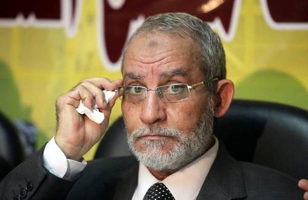 Condena&ccedil;&atilde;o &agrave; morte incluiu o guia supremo da Irmandade Mu&ccedil;ulmana, Mohamed Badie, de 71 anos  (AFP)