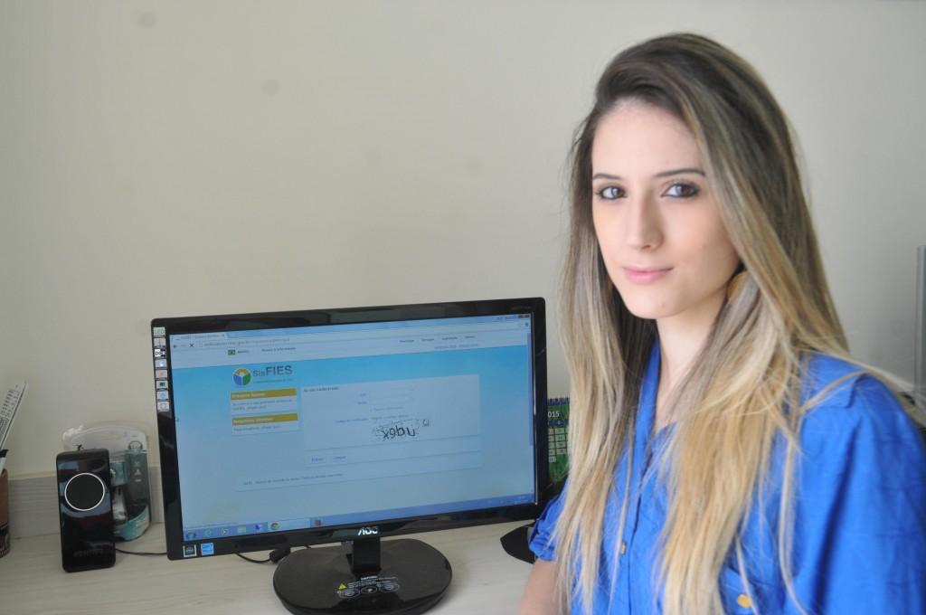 Thaisa cancelou a matr&iacute;cula no curso de engenharia civil por n&atilde;o ter garantia de conseguir o Fies (Carlos de Souza Ramos/AAN)