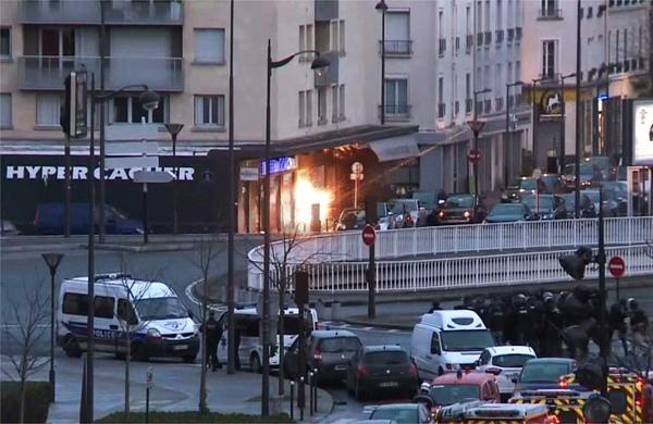 Ap&oacute;s ataque terrorista, supermercado Kacher precisou passar por reforma e reabrir&aacute; no domingo (France Press)