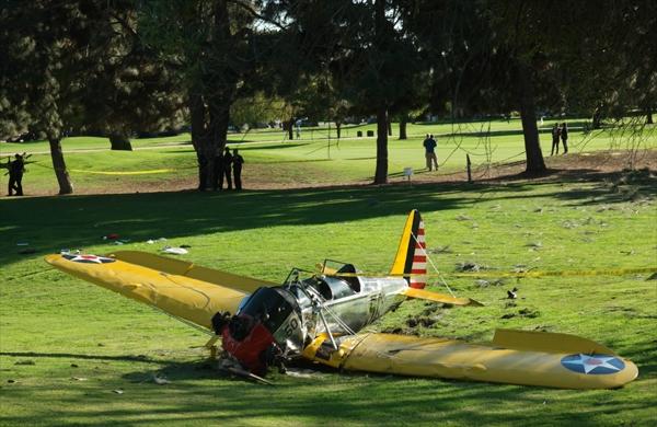 Avi&atilde;o que Harrison Ford pilotava teve uma pane e o ator aterrisou em um campo de golfe (France Press)
