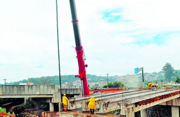 Trabalho integra remodela&ccedil;&atilde;o das marginais da rodovia em Campinas ( César Rodrigues/ AAN)