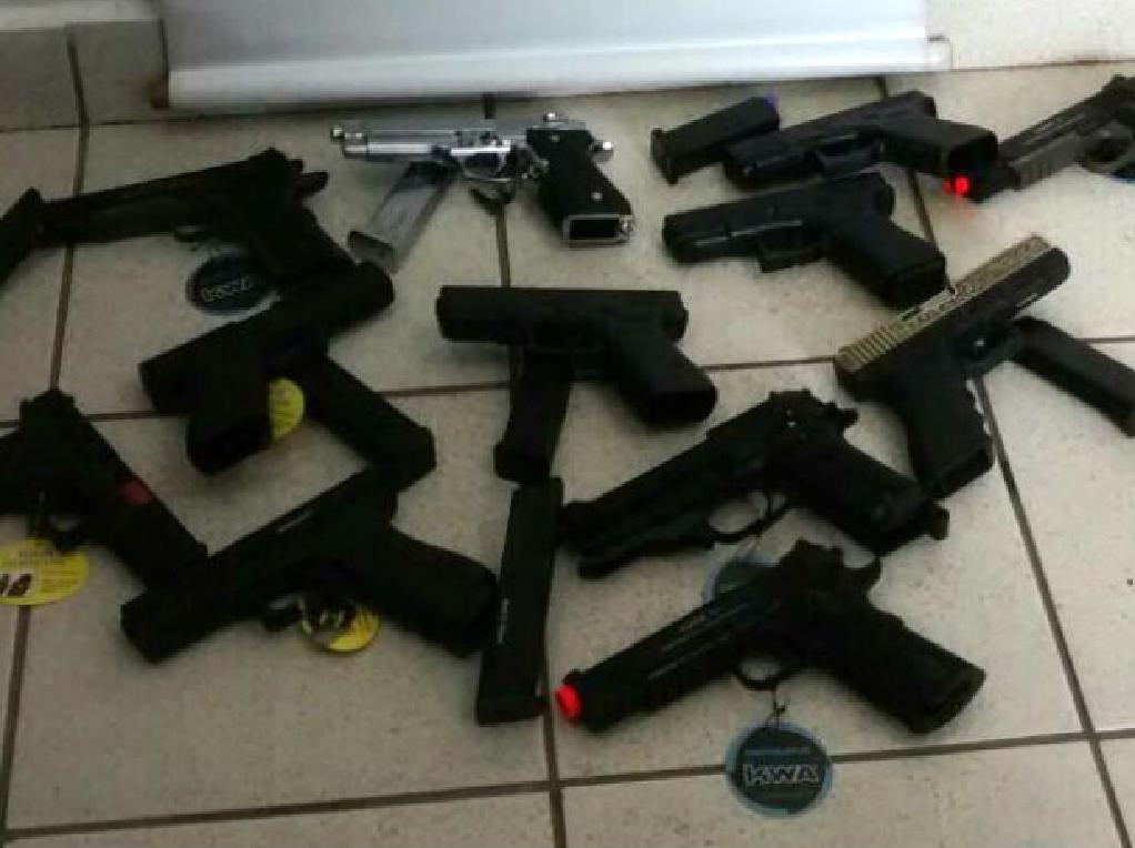 As r&eacute;plicas feitas de metal impressionaram pela semelhan&ccedil;as ( Divulgação)