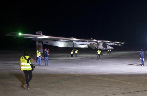 Com o piloto Bertrand Piccard no comando, o avi&atilde;o de apenas um lugar pousou no aeroporto de Chongqing ( Divulgação)