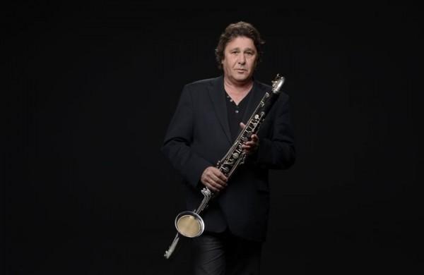Louis Sclavis, aos 62 anos, &eacute; um virtuose reconhecido do clarone, o mais grave instrumento da fam&iacute;lia dos clarinetes ( Divulgação)