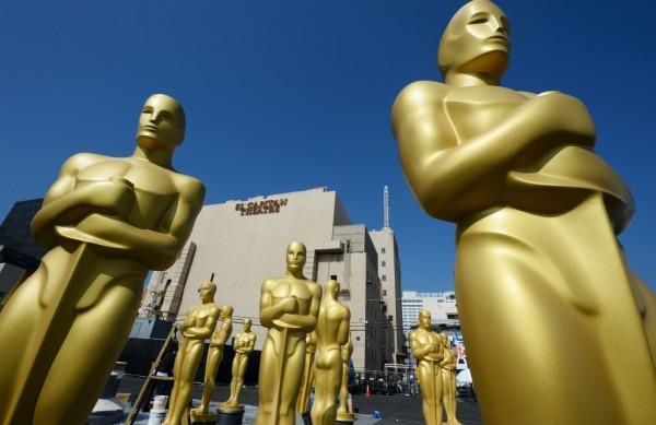 Est&aacute;tua do Oscar na parte externa do Dolby Theatre, em Los Angeles (France Press)