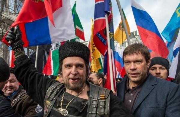 Protesto em Moscou teve como objetivo recordar o primeiro anivers&aacute;rio das manifesta&ccedil;&otilde;es da Pra&ccedil;a Maidan, em Kiev (France Press)