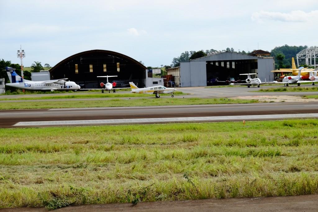 Hangares j&aacute; em opera&ccedil;&atilde;o no Aeroporto Estadual Campo dos Amarais; novas unidades ter&atilde;o &aacute;rea de 10 mil metros quadrados (Giancarlo Giannelli/Especial para AAN)