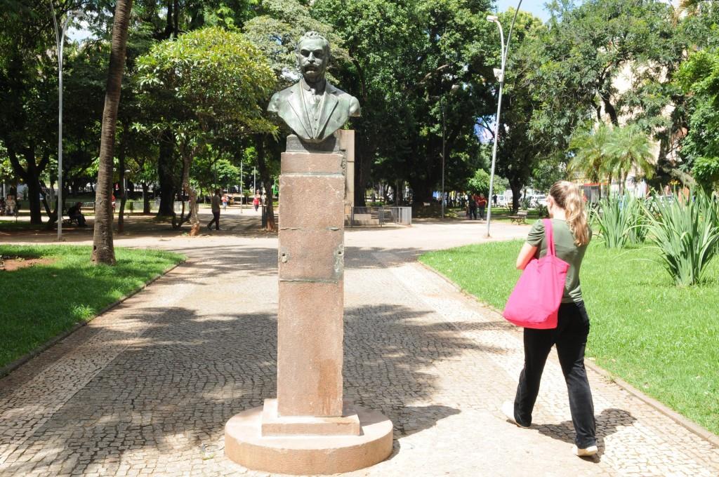 Busco foi recolocado no Largo do Par&aacute;, mas sem a placa de identifica&ccedil;&atilde;o ( Dominique Torquato/ AAN)