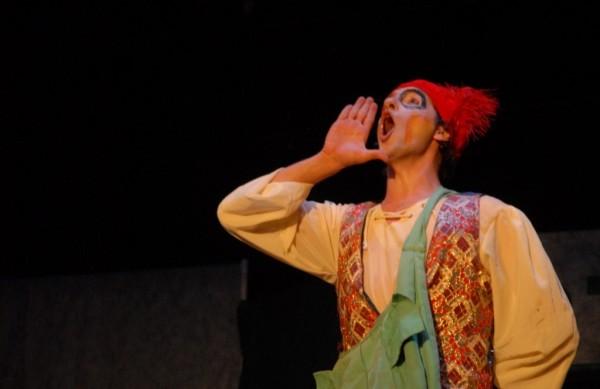 A com&eacute;dia 'Um Patr&atilde;o &eacute; Bom. Dois &eacute; Demais' faz sess&atilde;o &uacute;nica no Teatro Jos&eacute; de Castro Mendes  ( Divulgação)