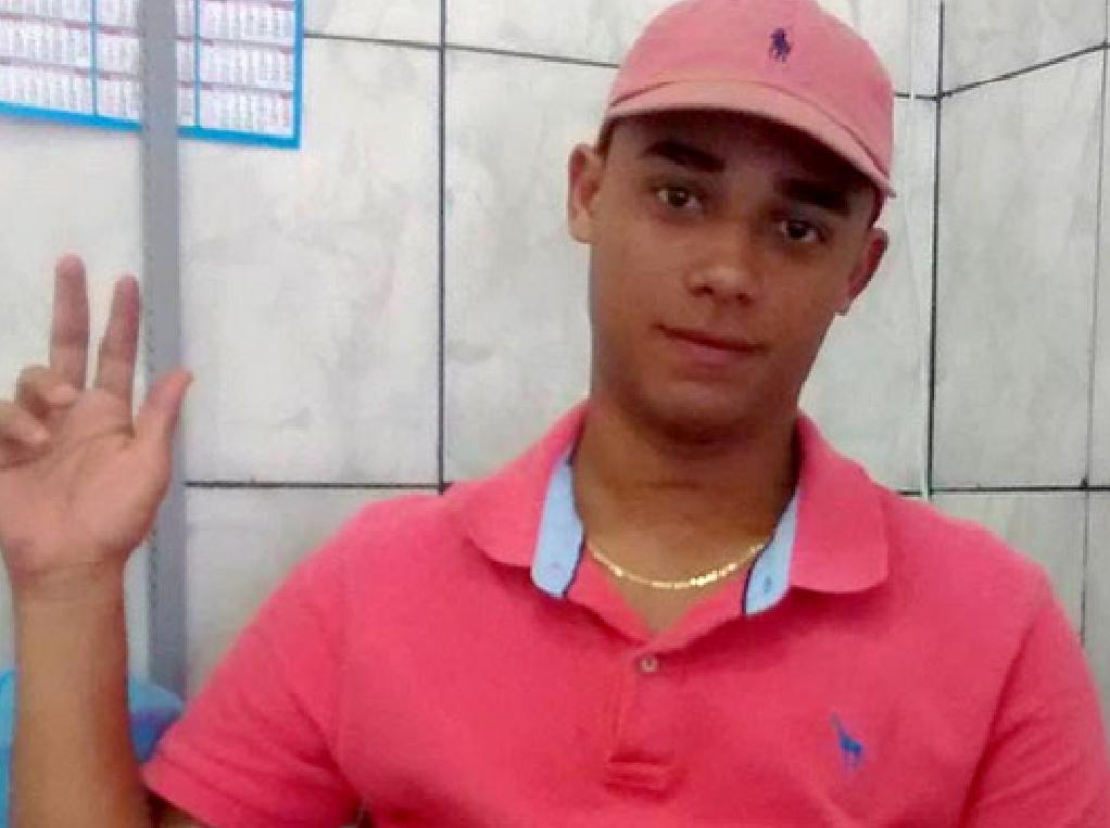 A namorada da v&iacute;tima disse, na delegacia, que Domingues sofria de esquizofrenia  (Arquivo pessoal)