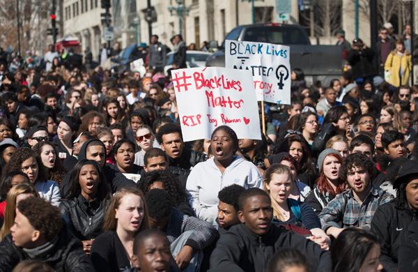 A hashtag #Justice4Tony 'bombou' no Twitter (France Press)