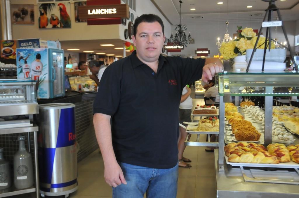 Comer ( Carlos Sousa Ramos/ AAN)