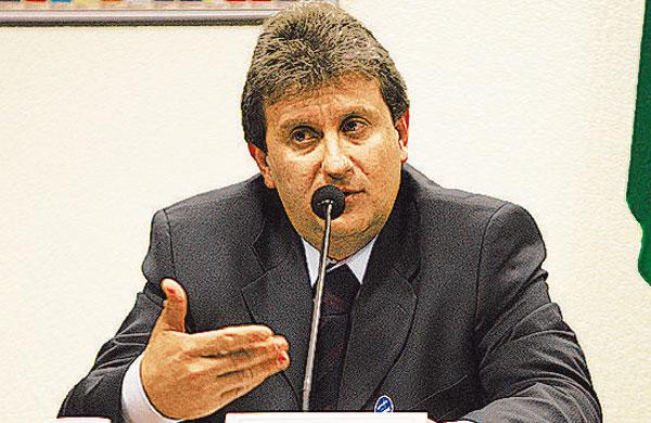 O doleiro Alberto Youssef est&aacute; preso e sua defesa n&atilde;o quis comentar as afirma&ccedil;&otilde;es feitas pelo executivo &agrave; pol&iacute;cia ( Cedoc/ RAC)