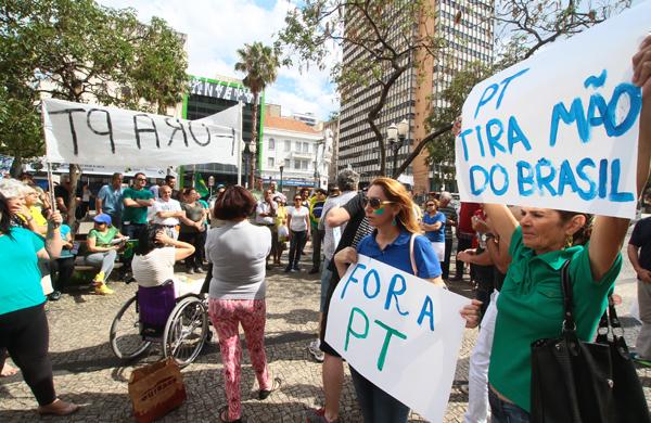 O movimento que come&ccedil;ou via redes socias pelo Brasil chegou em Campinas atrav&eacute;s de uma conversa entre amigos pelo Facebook ( Janaína Ribeiro/ ANN )