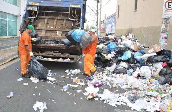Coleta de lixo recome&ccedil;ou pelo Centro e ser&aacute; levada a outros bairros de forma gradativa ( Divulgação/Prefeitura de Americana)
