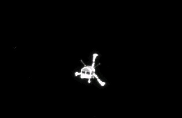 A c&acirc;mera OSIRIS, da Rosetta, captura o trajeto do m&oacute;dulo Philae ap&oacute;s a separa&ccedil;&atilde;o  (AFP)